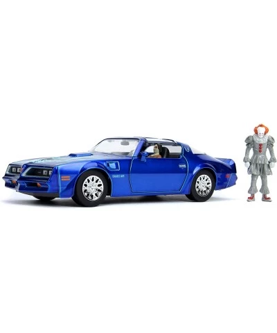 Hollywood Rides It Chapter Two Pennywise & Henry Bower's Pontiac Firebird 1: 24 Blue Die-Cast Vehicle with 2.75" Die-Cast Fig...